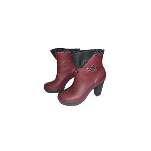 Sorel Burgundy and Black Rubber Booties - Women’s Size 7.5